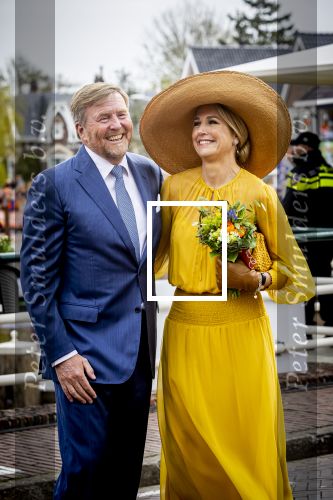 Dokkum 27 april 2026
Koningsdag is dit jaar in Dokkum . Namens de koninklijke familie zijn aanwezig : Koning Willem Alexander Koningin Maxima Prinses Amalia Prinses Alexia Prinses Ariane Prins Constantijn Prinses Laurentien Prins Maurits Prinses Marilene Prins Bernhard Prins Floris Prinses Aimee Prins Pieter Christiaan en Prinses Anita .