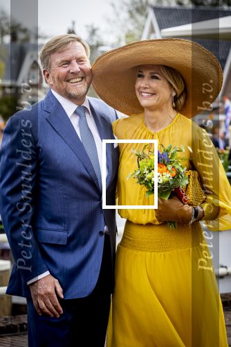Dokkum 27 april 2026
Koningsdag is dit jaar in Dokkum . Namens de koninklijke familie zijn aanwezig : Koning Willem Alexander Koningin Maxima Prinses Amalia Prinses Alexia Prinses Ariane Prins Constantijn Prinses Laurentien Prins Maurits Prinses Marilene Prins Bernhard Prins Floris Prinses Aimee Prins Pieter Christiaan en Prinses Anita .