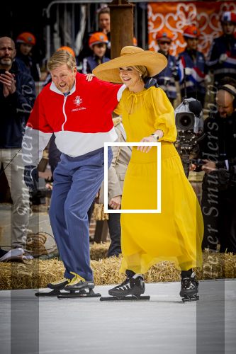 Dokkum 27 april 2026
Koningsdag is dit jaar in Dokkum . Namens de koninklijke familie zijn aanwezig : Koning Willem Alexander Koningin Maxima Prinses Amalia Prinses Alexia Prinses Ariane Prins Constantijn Prinses Laurentien Prins Maurits Prinses Marilene Prins Bernhard Prins Floris Prinses Aimee Prins Pieter Christiaan en Prinses Anita .