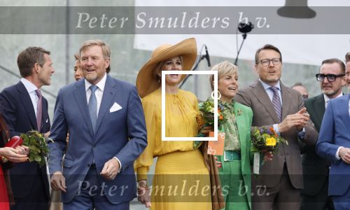 Dokkum 27 april 2026
Koningsdag is dit jaar in Dokkum . Namens de koninklijke familie zijn aanwezig : Koning Willem Alexander Koningin Maxima Prinses Amalia Prinses Alexia Prinses Ariane Prins Constantijn Prinses Laurentien Prins Maurits Prinses Marilene Prins Bernhard Prins Floris Prinses Aimee Prins Pieter Christiaan en Prinses Anita .