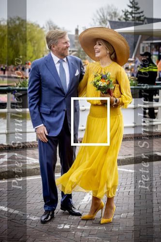 Dokkum 27 april 2026
Koningsdag is dit jaar in Dokkum . Namens de koninklijke familie zijn aanwezig : Koning Willem Alexander Koningin Maxima Prinses Amalia Prinses Alexia Prinses Ariane Prins Constantijn Prinses Laurentien Prins Maurits Prinses Marilene Prins Bernhard Prins Floris Prinses Aimee Prins Pieter Christiaan en Prinses Anita .
