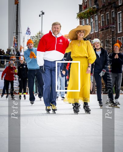Dokkum 27 april 2026
Koningsdag is dit jaar in Dokkum . Namens de koninklijke familie zijn aanwezig : Koning Willem Alexander Koningin Maxima Prinses Amalia Prinses Alexia Prinses Ariane Prins Constantijn Prinses Laurentien Prins Maurits Prinses Marilene Prins Bernhard Prins Floris Prinses Aimee Prins Pieter Christiaan en Prinses Anita .