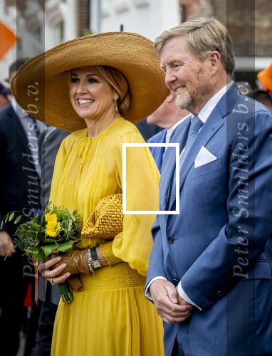 Dokkum 27 april 2026
Koningsdag is dit jaar in Dokkum . Namens de koninklijke familie zijn aanwezig : Koning Willem Alexander Koningin Maxima Prinses Amalia Prinses Alexia Prinses Ariane Prins Constantijn Prinses Laurentien Prins Maurits Prinses Marilene Prins Bernhard Prins Floris Prinses Aimee Prins Pieter Christiaan en Prinses Anita .
