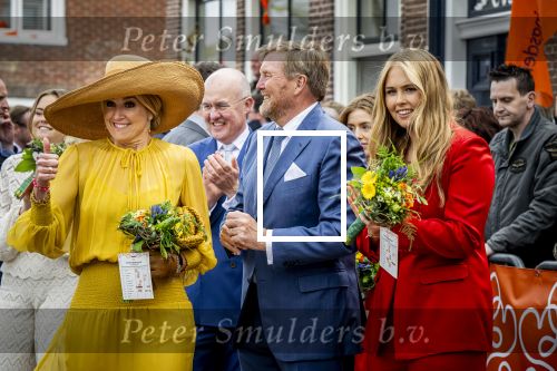 Dokkum 27 april 2026
Koningsdag is dit jaar in Dokkum . Namens de koninklijke familie zijn aanwezig : Koning Willem Alexander Koningin Maxima Prinses Amalia Prinses Alexia Prinses Ariane Prins Constantijn Prinses Laurentien Prins Maurits Prinses Marilene Prins Bernhard Prins Floris Prinses Aimee Prins Pieter Christiaan en Prinses Anita .