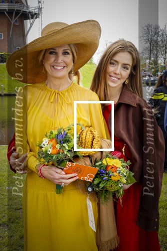 Dokkum 27 april 2026
Koningsdag is dit jaar in Dokkum . Namens de koninklijke familie zijn aanwezig : Koning Willem Alexander Koningin Maxima Prinses Amalia Prinses Alexia Prinses Ariane Prins Constantijn Prinses Laurentien Prins Maurits Prinses Marilene Prins Bernhard Prins Floris Prinses Aimee Prins Pieter Christiaan en Prinses Anita .