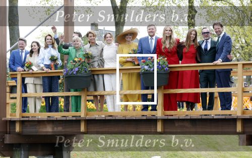 Dokkum 27 april 2026
Koningsdag is dit jaar in Dokkum . Namens de koninklijke familie zijn aanwezig : Koning Willem Alexander Koningin Maxima Prinses Amalia Prinses Alexia Prinses Ariane Prins Constantijn Prinses Laurentien Prins Maurits Prinses Marilene Prins Bernhard Prins Floris Prinses Aimee Prins Pieter Christiaan en Prinses Anita .