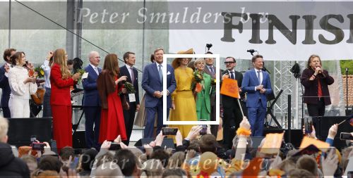 Dokkum 27 april 2026
Koningsdag is dit jaar in Dokkum . Namens de koninklijke familie zijn aanwezig : Koning Willem Alexander Koningin Maxima Prinses Amalia Prinses Alexia Prinses Ariane Prins Constantijn Prinses Laurentien Prins Maurits Prinses Marilene Prins Bernhard Prins Floris Prinses Aimee Prins Pieter Christiaan en Prinses Anita .