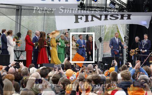 Dokkum 27 april 2026
Koningsdag is dit jaar in Dokkum . Namens de koninklijke familie zijn aanwezig : Koning Willem Alexander Koningin Maxima Prinses Amalia Prinses Alexia Prinses Ariane Prins Constantijn Prinses Laurentien Prins Maurits Prinses Marilene Prins Bernhard Prins Floris Prinses Aimee Prins Pieter Christiaan en Prinses Anita .