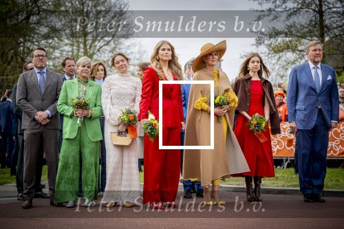 Dokkum 27 april 2026
Koningsdag is dit jaar in Dokkum . Namens de koninklijke familie zijn aanwezig : Koning Willem Alexander Koningin Maxima Prinses Amalia Prinses Alexia Prinses Ariane Prins Constantijn Prinses Laurentien Prins Maurits Prinses Marilene Prins Bernhard Prins Floris Prinses Aimee Prins Pieter Christiaan en Prinses Anita .