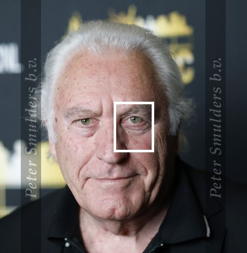 Zaandam 24 april 2026
Willeke v Ammelrooy heeft een koninklijke ondersceiding (linte) gekregen . Rene Mioch organiseert een fotomoment in het Zaantheater . Marco Bakker was er natuurlijk ook bij .