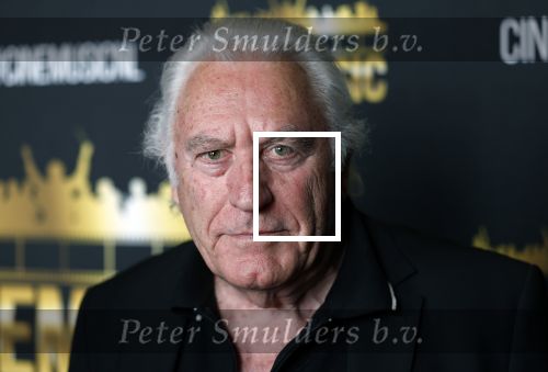 Zaandam 24 april 2026
Willeke v Ammelrooy heeft een koninklijke ondersceiding (linte) gekregen . Rene Mioch organiseert een fotomoment in het Zaantheater . Marco Bakker was er natuurlijk ook bij .