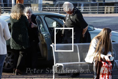 Zaandam 24 april 2026
Willeke v Ammelrooy heeft een koninklijke ondersceiding (linte) gekregen . Rene Mioch organiseert een fotomoment in het Zaantheater . Marco Bakker was er natuurlijk ook bij .