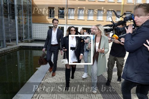 Den Bosch 15 april 2026
Rechtszaak Peter Gillis vs Nicol Kremers in de rechtbank van Den Bosch . Peter zijn kinderen en vriendin Wendy v Hout zijn met hem mee . Nicol met haar advocaat Sebas Diekstra