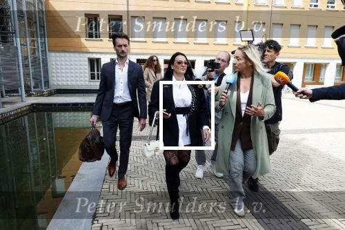 Den Bosch 15 april 2026
Rechtszaak Peter Gillis vs Nicol Kremers in de rechtbank van Den Bosch . Peter zijn kinderen en vriendin Wendy v Hout zijn met hem mee . Nicol met haar advocaat Sebas Diekstra