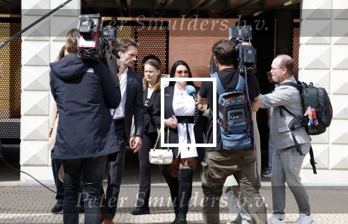 Den Bosch 15 april 2026
Rechtszaak Peter Gillis vs Nicol Kremers in de rechtbank van Den Bosch . Peter zijn kinderen en vriendin Wendy v Hout zijn met hem mee . Nicol Kremers met advocaat Sebas Diekstra