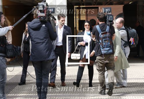 Den Bosch 15 april 2026
Rechtszaak Peter Gillis vs Nicol Kremers in de rechtbank van Den Bosch . Peter zijn kinderen en vriendin Wendy v Hout zijn met hem mee . Nicol Kremers met advocaat Sebas Diekstra