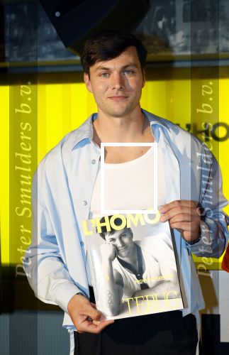 Amsterdam 22 april 2026
Presentatie nieuwe L Homo . Nicolas Keenan staat op de cover .