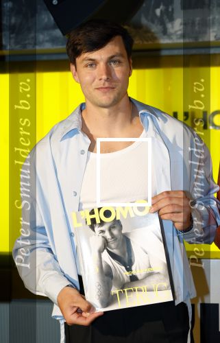 Amsterdam 22 april 2026
Presentatie nieuwe L Homo . Nicolas Keenan staat op de cover .