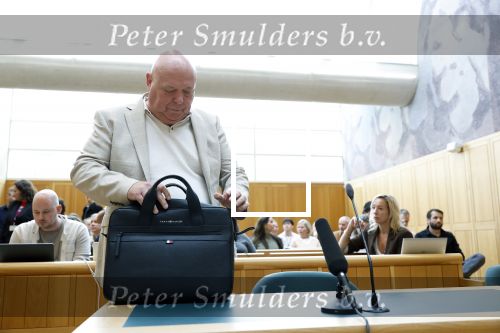 Den Bosch 15 april 2026
Rechtszaak Peter Gillis vs Nicol Kremers in de rechtbank van Den Bosch . Peter zijn kinderen en vriendin Wendy v Hout zijn met hem mee .