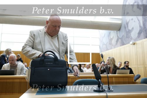 Den Bosch 15 april 2026
Rechtszaak Peter Gillis vs Nicol Kremers in de rechtbank van Den Bosch . Peter zijn kinderen en vriendin Wendy v Hout zijn met hem mee .