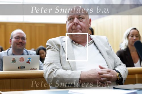 Den Bosch 15 april 2026
Rechtszaak Peter Gillis vs Nicol Kremers in de rechtbank van Den Bosch . Peter zijn kinderen en vriendin Wendy v Hout zijn met hem mee .