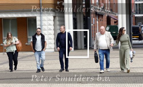 Den Bosch 15 april 2026
Rechtszaak Peter Gillis vs Nicol Kremers in de rechtbank van Den Bosch . Peter zijn kinderen en vriendin Wendy v Hout zijn met hem mee .