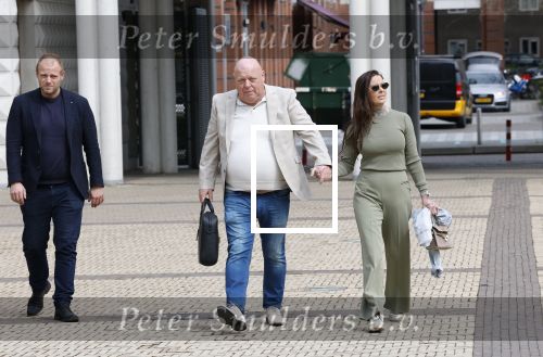 Den Bosch 15 april 2026
Rechtszaak Peter Gillis vs Nicol Kremers in de rechtbank van Den Bosch . Peter zijn kinderen en vriendin Wendy v Hout zijn met hem mee .
