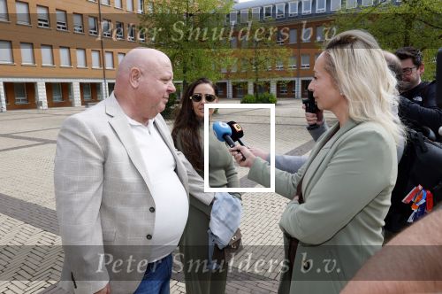 Den Bosch 15 april 2026
Rechtszaak Peter Gillis vs Nicol Kremers in de rechtbank van Den Bosch . Peter zijn kinderen en vriendin Wendy v Hout zijn met hem mee .
