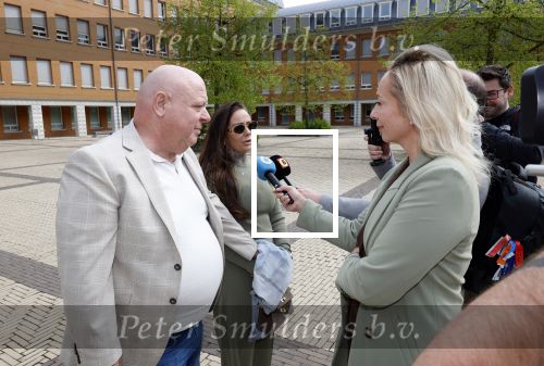 Den Bosch 15 april 2026
Rechtszaak Peter Gillis vs Nicol Kremers in de rechtbank van Den Bosch . Peter zijn kinderen en vriendin Wendy v Hout zijn met hem mee .