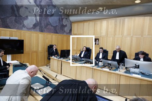 Den Bosch 15 april 2026
Rechtszaak Peter Gillis vs Nicol Kremers in de rechtbank van Den Bosch . Peter zijn kinderen en vriendin Wendy v Hout zijn met hem mee .