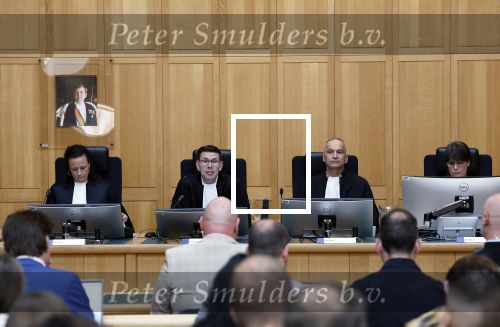 Den Bosch 15 april 2026
Rechtszaak Peter Gillis vs Nicol Kremers in de rechtbank van Den Bosch . Peter zijn kinderen en vriendin Wendy v Hout zijn met hem mee .