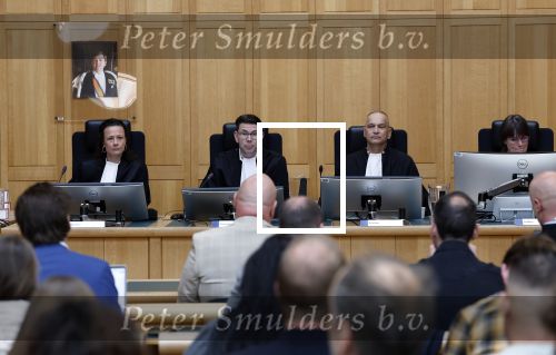 Den Bosch 15 april 2026
Rechtszaak Peter Gillis vs Nicol Kremers in de rechtbank van Den Bosch . Peter zijn kinderen en vriendin Wendy v Hout zijn met hem mee .