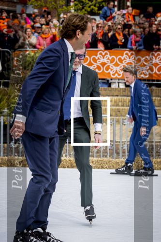 Dokkum 27 april 2026
Koningsdag is dit jaar in Dokkum . Namens de koninklijke familie zijn aanwezig : Koning Willem Alexander Koningin Maxima Prinses Amalia Prinses Alexia Prinses Ariane Prins Constantijn Prinses Laurentien Prins Maurits Prinses Marilene Prins Bernhard Prins Floris Prinses Aimee Prins Pieter Christiaan en Prinses Anita .