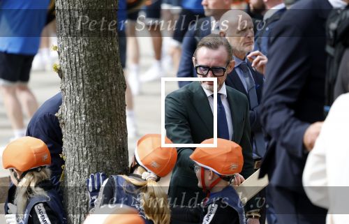 Dokkum 27 april 2026
Koningsdag is dit jaar in Dokkum . Namens de koninklijke familie zijn aanwezig : Koning Willem Alexander Koningin Maxima Prinses Amalia Prinses Alexia Prinses Ariane Prins Constantijn Prinses Laurentien Prins Maurits Prinses Marilene Prins Bernhard Prins Floris Prinses Aimee Prins Pieter Christiaan en Prinses Anita .