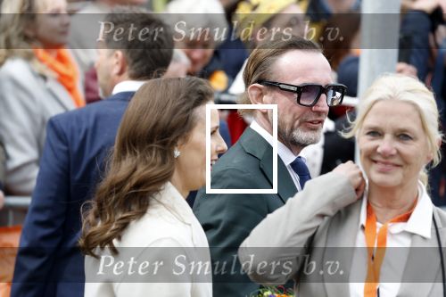 Dokkum 27 april 2026
Koningsdag is dit jaar in Dokkum . Namens de koninklijke familie zijn aanwezig : Koning Willem Alexander Koningin Maxima Prinses Amalia Prinses Alexia Prinses Ariane Prins Constantijn Prinses Laurentien Prins Maurits Prinses Marilene Prins Bernhard Prins Floris Prinses Aimee Prins Pieter Christiaan en Prinses Anita .