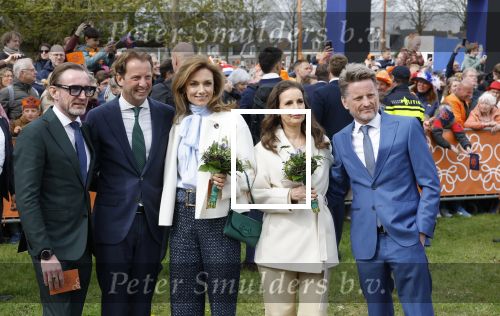 Dokkum 27 april 2026
Koningsdag is dit jaar in Dokkum . Namens de koninklijke familie zijn aanwezig : Koning Willem Alexander Koningin Maxima Prinses Amalia Prinses Alexia Prinses Ariane Prins Constantijn Prinses Laurentien Prins Maurits Prinses Marilene Prins Bernhard Prins Floris Prinses Aimee Prins Pieter Christiaan en Prinses Anita .