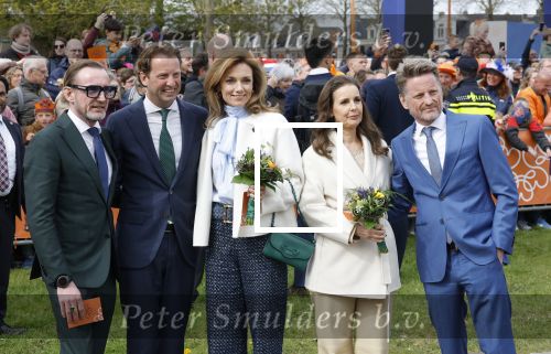 Dokkum 27 april 2026
Koningsdag is dit jaar in Dokkum . Namens de koninklijke familie zijn aanwezig : Koning Willem Alexander Koningin Maxima Prinses Amalia Prinses Alexia Prinses Ariane Prins Constantijn Prinses Laurentien Prins Maurits Prinses Marilene Prins Bernhard Prins Floris Prinses Aimee Prins Pieter Christiaan en Prinses Anita .