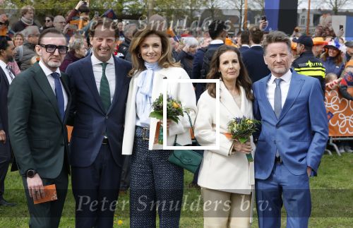 Dokkum 27 april 2026
Koningsdag is dit jaar in Dokkum . Namens de koninklijke familie zijn aanwezig : Koning Willem Alexander Koningin Maxima Prinses Amalia Prinses Alexia Prinses Ariane Prins Constantijn Prinses Laurentien Prins Maurits Prinses Marilene Prins Bernhard Prins Floris Prinses Aimee Prins Pieter Christiaan en Prinses Anita .