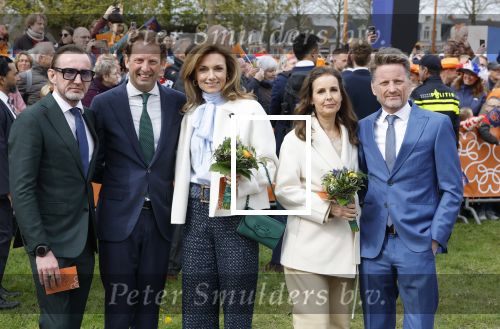 Dokkum 27 april 2026
Koningsdag is dit jaar in Dokkum . Namens de koninklijke familie zijn aanwezig : Koning Willem Alexander Koningin Maxima Prinses Amalia Prinses Alexia Prinses Ariane Prins Constantijn Prinses Laurentien Prins Maurits Prinses Marilene Prins Bernhard Prins Floris Prinses Aimee Prins Pieter Christiaan en Prinses Anita .
