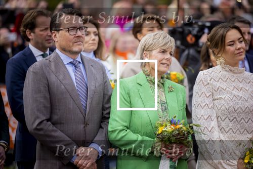 Dokkum 27 april 2026
Koningsdag is dit jaar in Dokkum . Namens de koninklijke familie zijn aanwezig : Koning Willem Alexander Koningin Maxima Prinses Amalia Prinses Alexia Prinses Ariane Prins Constantijn Prinses Laurentien Prins Maurits Prinses Marilene Prins Bernhard Prins Floris Prinses Aimee Prins Pieter Christiaan en Prinses Anita .