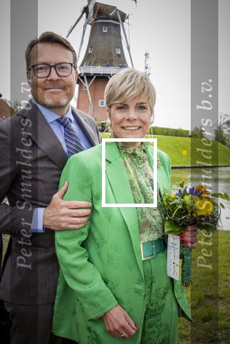 Dokkum 27 april 2026
Koningsdag is dit jaar in Dokkum . Namens de koninklijke familie zijn aanwezig : Koning Willem Alexander Koningin Maxima Prinses Amalia Prinses Alexia Prinses Ariane Prins Constantijn Prinses Laurentien Prins Maurits Prinses Marilene Prins Bernhard Prins Floris Prinses Aimee Prins Pieter Christiaan en Prinses Anita .