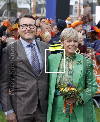 Dokkum 27 april 2026
Koningsdag is dit jaar in Dokkum . Namens de koninklijke familie zijn aanwezig : Koning Willem Alexander Koningin Maxima Prinses Amalia Prinses Alexia Prinses Ariane Prins Constantijn Prinses Laurentien Prins Maurits Prinses Marilene Prins Bernhard Prins Floris Prinses Aimee Prins Pieter Christiaan en Prinses Anita .