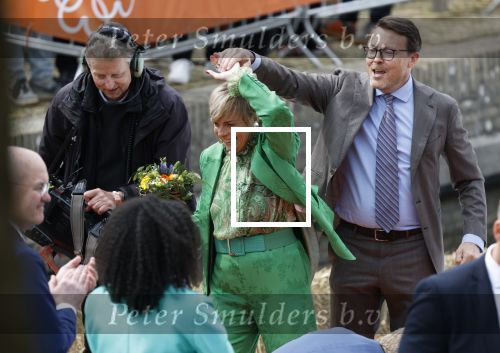 Dokkum 27 april 2026
Koningsdag is dit jaar in Dokkum . Namens de koninklijke familie zijn aanwezig : Koning Willem Alexander Koningin Maxima Prinses Amalia Prinses Alexia Prinses Ariane Prins Constantijn Prinses Laurentien Prins Maurits Prinses Marilene Prins Bernhard Prins Floris Prinses Aimee Prins Pieter Christiaan en Prinses Anita .