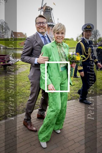 Dokkum 27 april 2026
Koningsdag is dit jaar in Dokkum . Namens de koninklijke familie zijn aanwezig : Koning Willem Alexander Koningin Maxima Prinses Amalia Prinses Alexia Prinses Ariane Prins Constantijn Prinses Laurentien Prins Maurits Prinses Marilene Prins Bernhard Prins Floris Prinses Aimee Prins Pieter Christiaan en Prinses Anita .