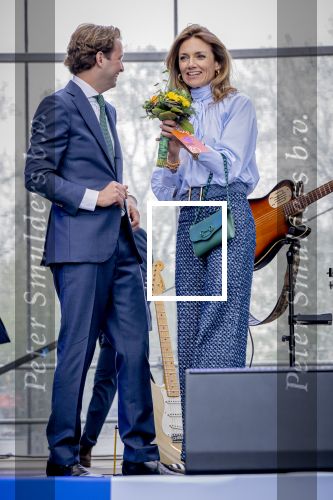 Dokkum 27 april 2026
Koningsdag is dit jaar in Dokkum . Namens de koninklijke familie zijn aanwezig : Koning Willem Alexander Koningin Maxima Prinses Amalia Prinses Alexia Prinses Ariane Prins Constantijn Prinses Laurentien Prins Maurits Prinses Marilene Prins Bernhard Prins Floris Prinses Aimee Prins Pieter Christiaan en Prinses Anita .