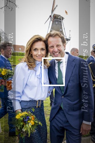 Dokkum 27 april 2026
Koningsdag is dit jaar in Dokkum . Namens de koninklijke familie zijn aanwezig : Koning Willem Alexander Koningin Maxima Prinses Amalia Prinses Alexia Prinses Ariane Prins Constantijn Prinses Laurentien Prins Maurits Prinses Marilene Prins Bernhard Prins Floris Prinses Aimee Prins Pieter Christiaan en Prinses Anita .