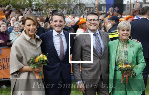 Dokkum 27 april 2026
Koningsdag is dit jaar in Dokkum . Namens de koninklijke familie zijn aanwezig : Koning Willem Alexander Koningin Maxima Prinses Amalia Prinses Alexia Prinses Ariane Prins Constantijn Prinses Laurentien Prins Maurits Prinses Marilene Prins Bernhard Prins Floris Prinses Aimee Prins Pieter Christiaan en Prinses Anita .