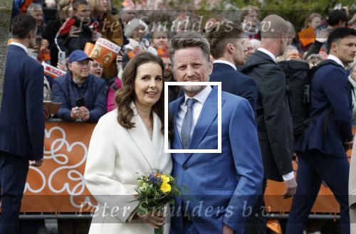 Dokkum 27 april 2026
Koningsdag is dit jaar in Dokkum . Namens de koninklijke familie zijn aanwezig : Koning Willem Alexander Koningin Maxima Prinses Amalia Prinses Alexia Prinses Ariane Prins Constantijn Prinses Laurentien Prins Maurits Prinses Marilene Prins Bernhard Prins Floris Prinses Aimee Prins Pieter Christiaan en Prinses Anita .