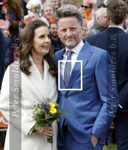 Dokkum 27 april 2026
Koningsdag is dit jaar in Dokkum . Namens de koninklijke familie zijn aanwezig : Koning Willem Alexander Koningin Maxima Prinses Amalia Prinses Alexia Prinses Ariane Prins Constantijn Prinses Laurentien Prins Maurits Prinses Marilene Prins Bernhard Prins Floris Prinses Aimee Prins Pieter Christiaan en Prinses Anita .