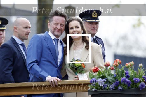 Dokkum 27 april 2026
Koningsdag is dit jaar in Dokkum . Namens de koninklijke familie zijn aanwezig : Koning Willem Alexander Koningin Maxima Prinses Amalia Prinses Alexia Prinses Ariane Prins Constantijn Prinses Laurentien Prins Maurits Prinses Marilene Prins Bernhard Prins Floris Prinses Aimee Prins Pieter Christiaan en Prinses Anita .